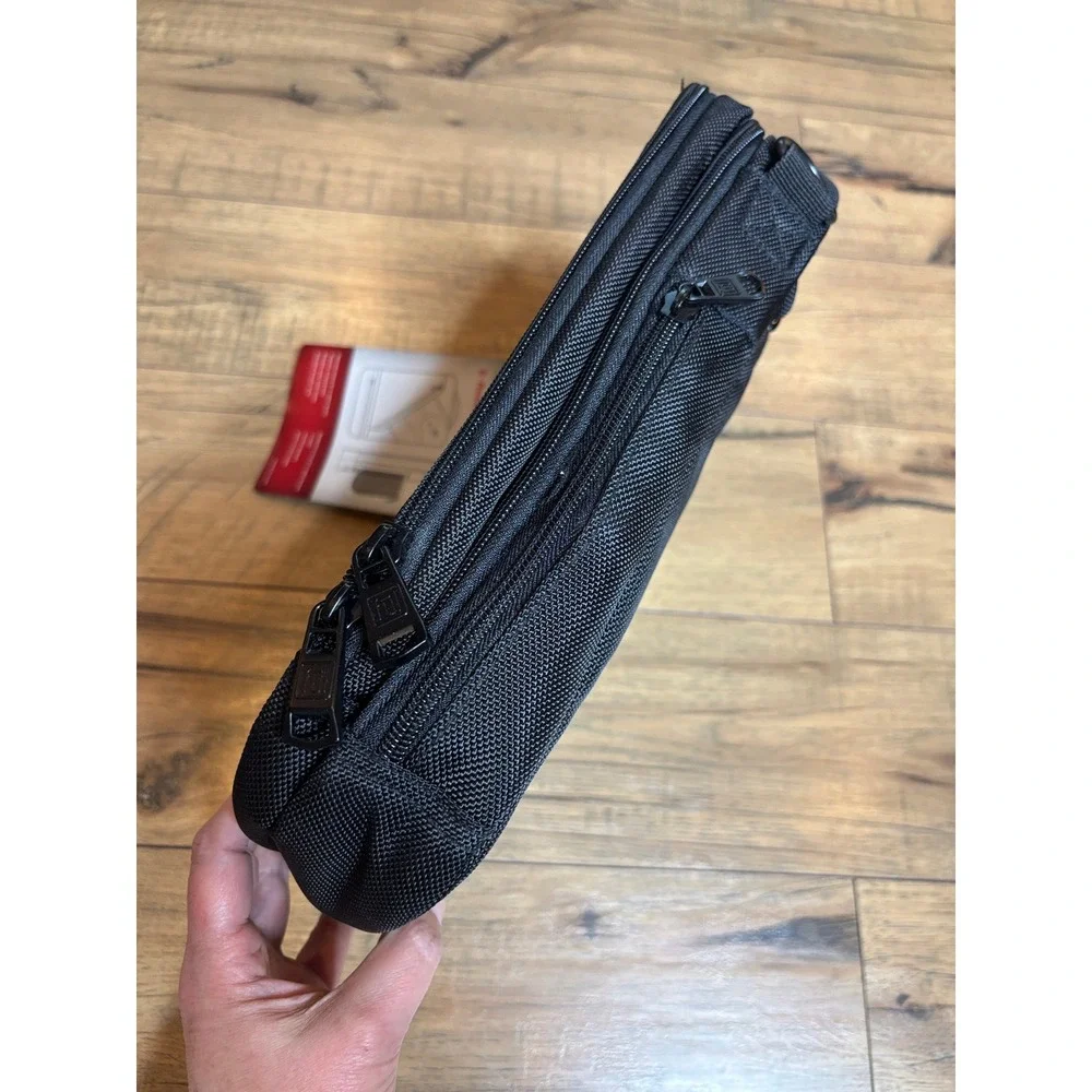 Ful E-Reader Messenger Bag Black Tablet Sleeve Padded Case TG6076IP-B NEW